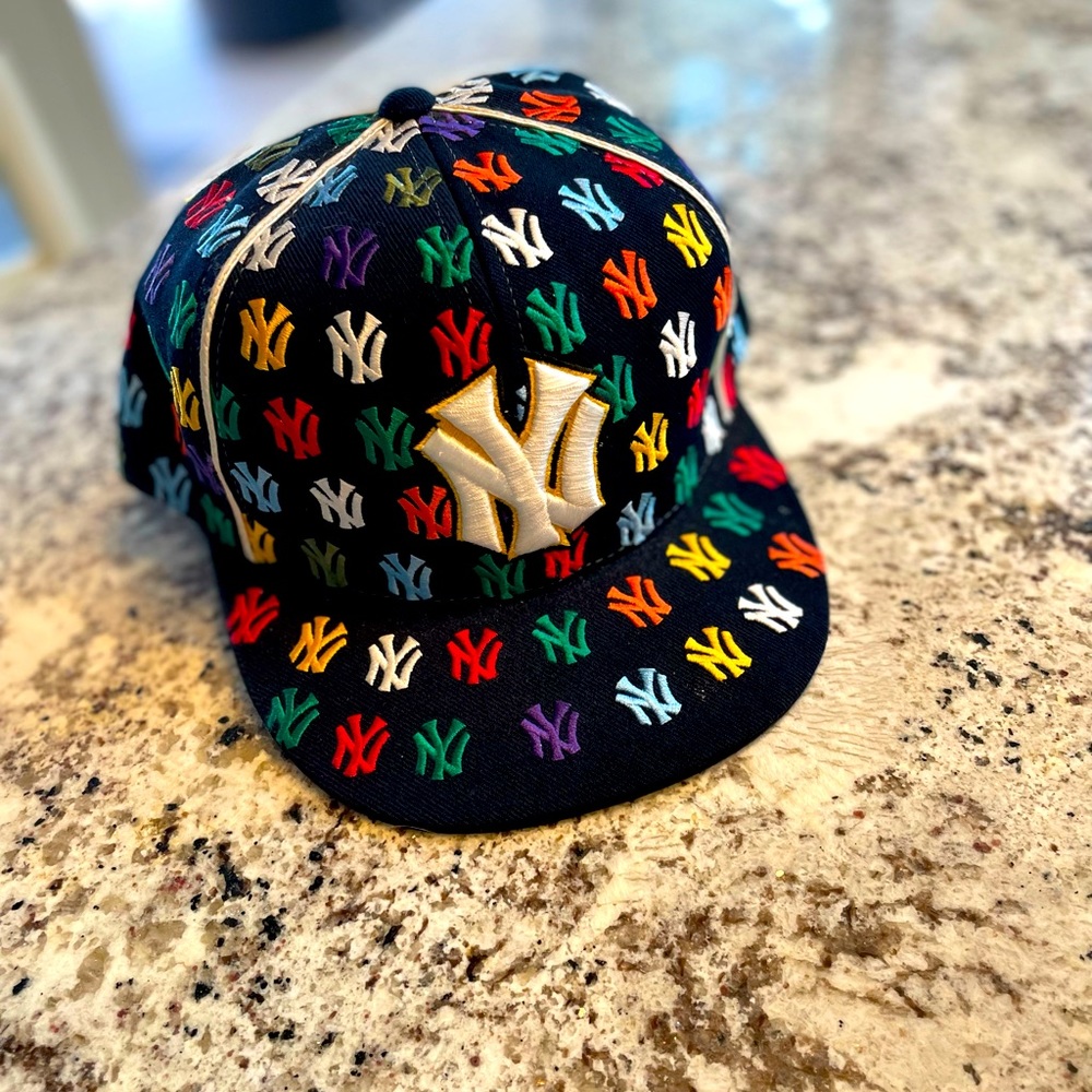 NY Yankees Fitted hat embroidered